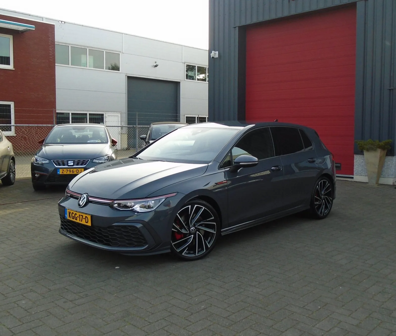 Volkswagen Golf (2021) — foto 1