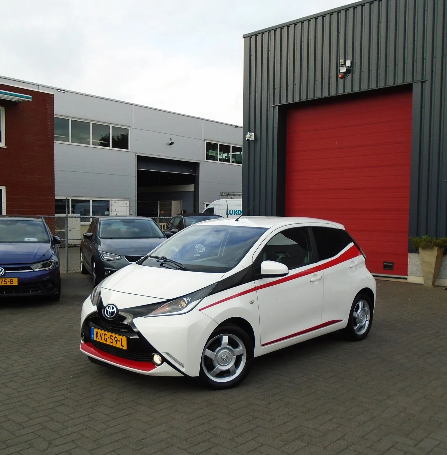 Toyota Aygo (2015) — foto 1