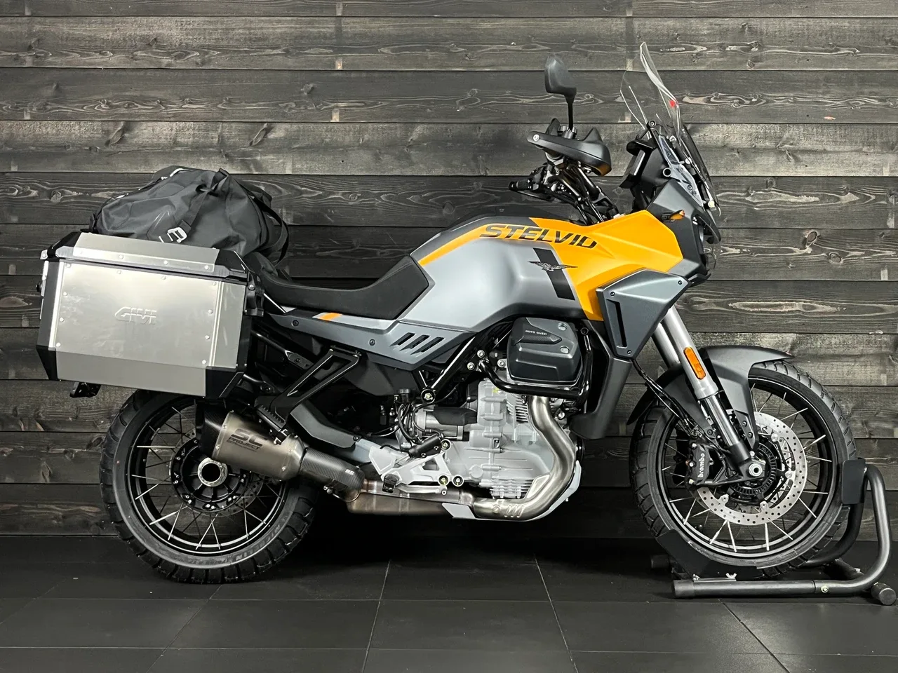 Moto Guzzi Stelvio (2026) — foto 1