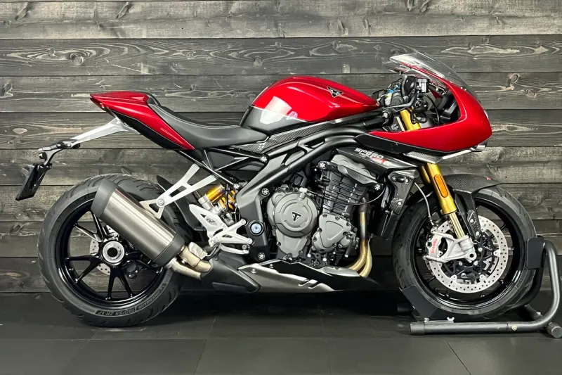 Triumph Speed Triple 1200 RR (2024)