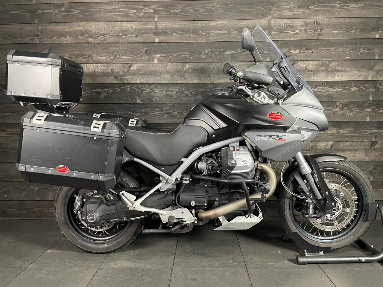 Moto Guzzi Stelvio 1200 8V (2013) — foto 1