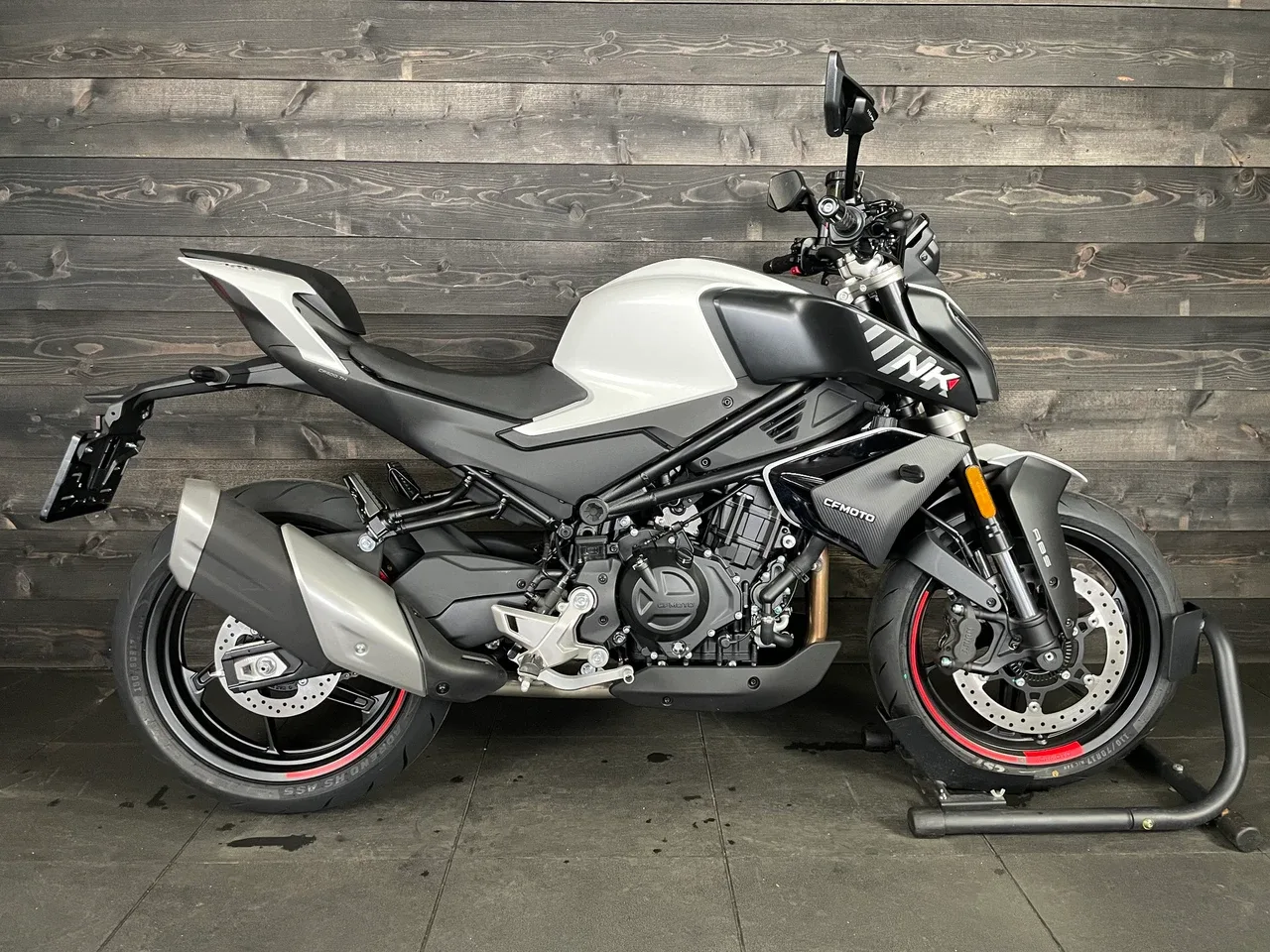 CFMoto 450 NK (2026) — foto 1