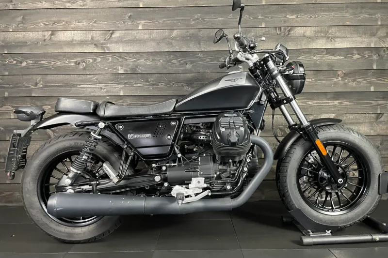 Moto Guzzi V9 Bobber (2022)