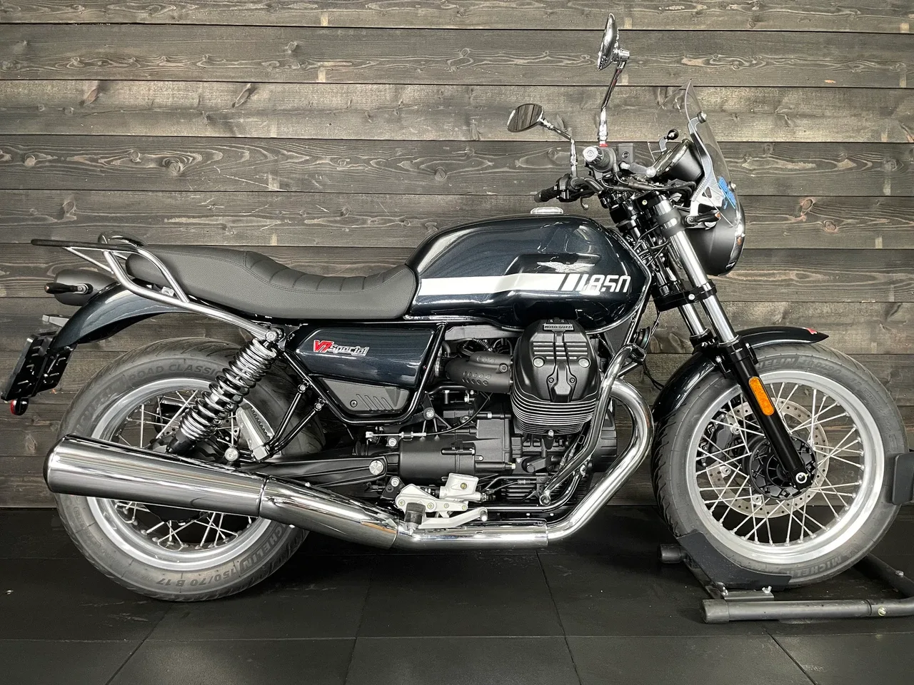 Moto Guzzi V7 (2024) — foto 1