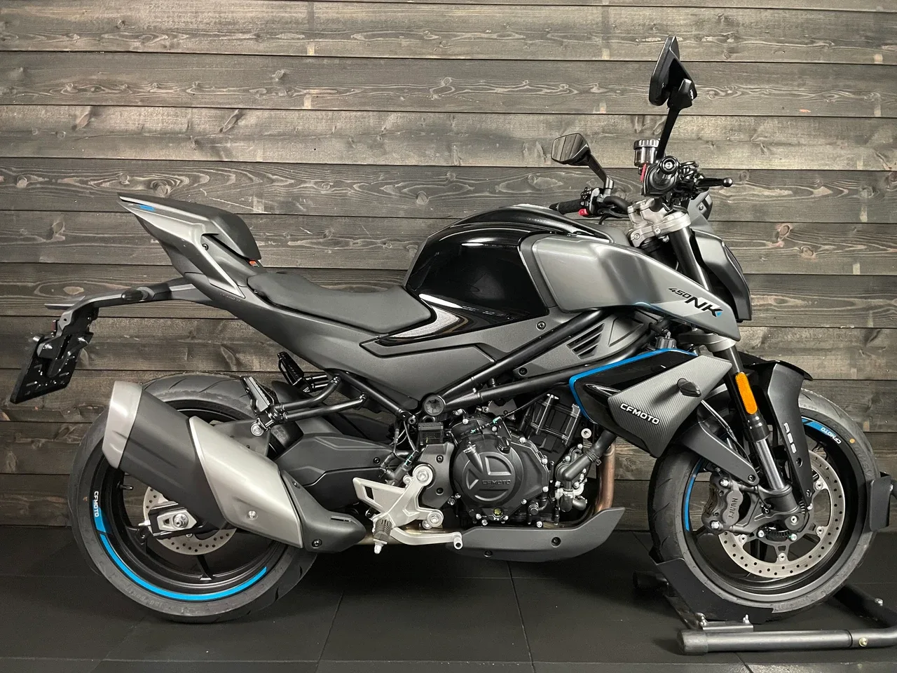 CFMoto 450NK (2026) — foto 1