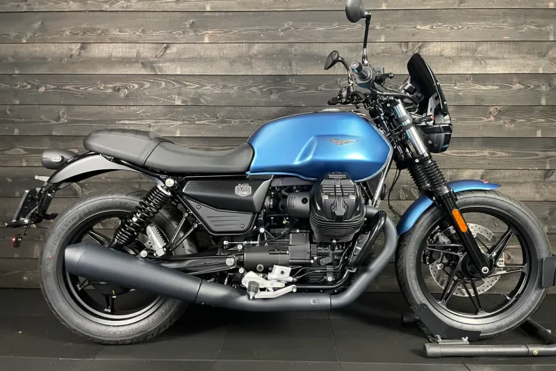 Moto Guzzi V7 (2025)
