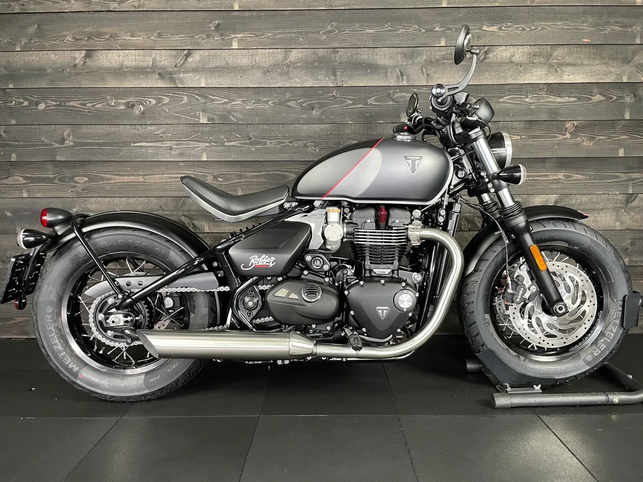 Triumph Bonneville Bobber (2026) — foto 1
