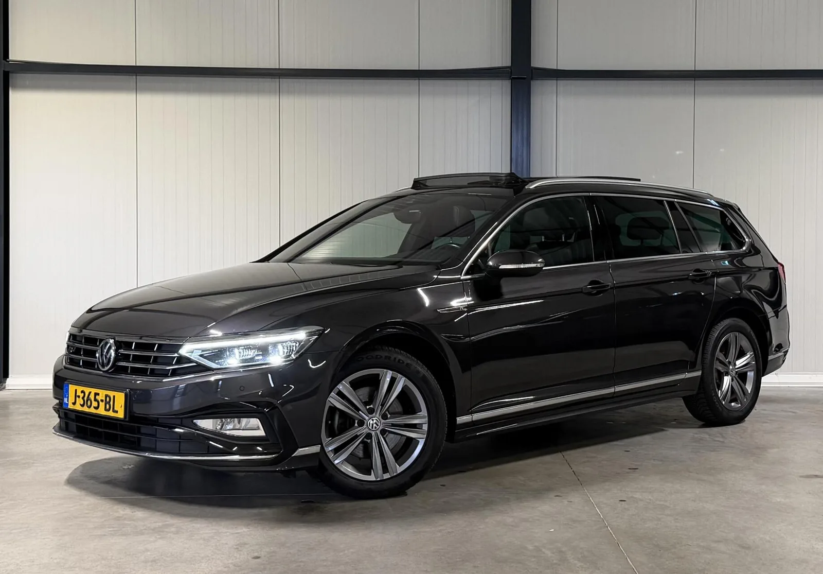 Volkswagen Passat (2020) — foto 1