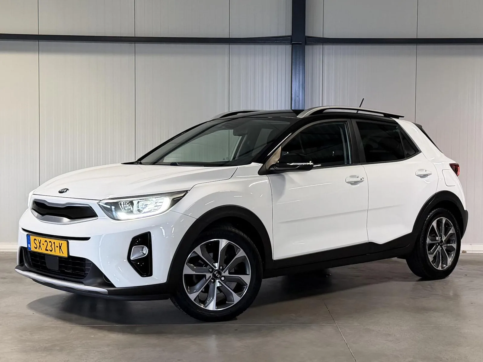 Kia Stonic (2018) — foto 1