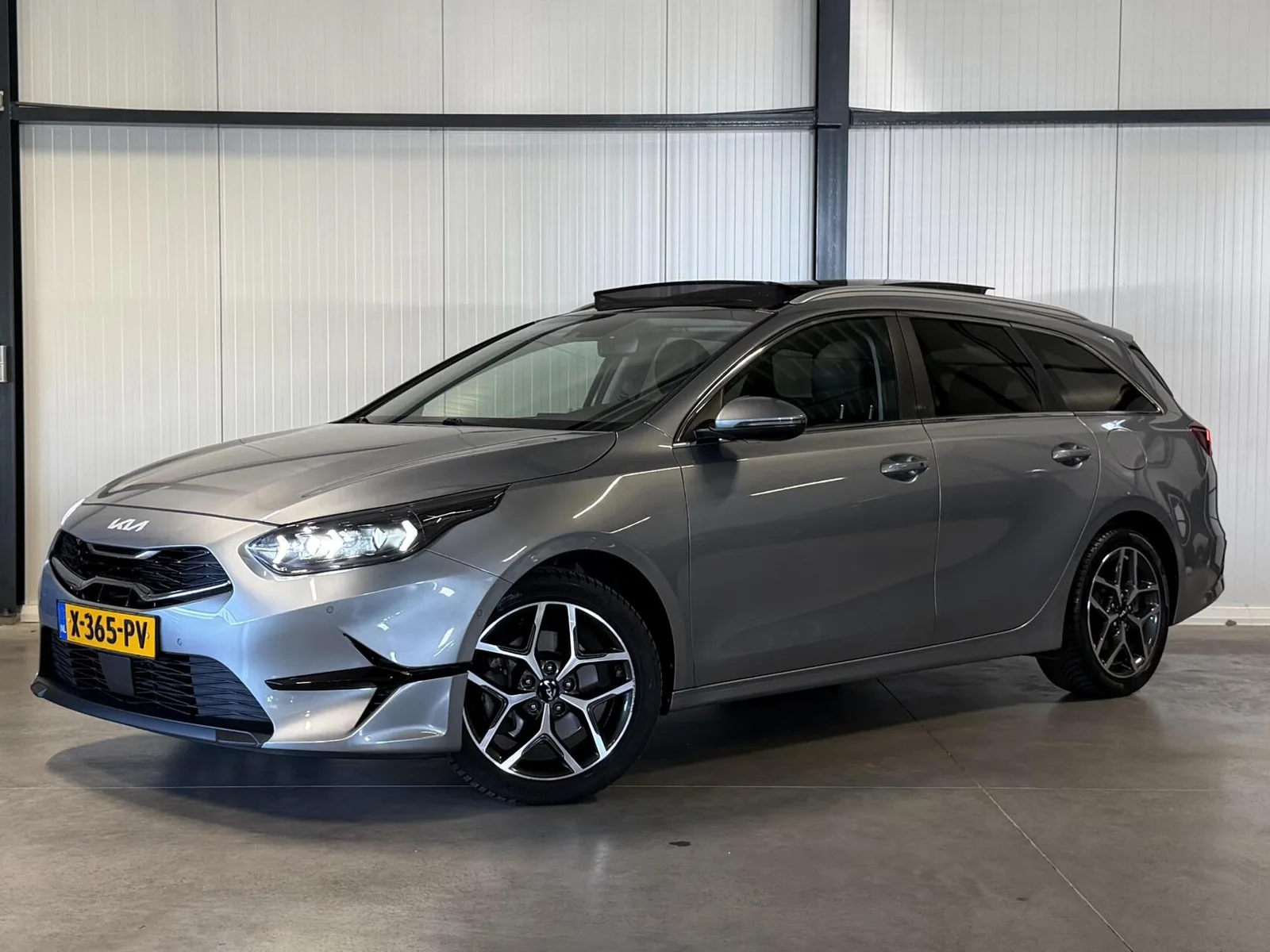 Kia Ceed Sportswagon (2024) — foto 1