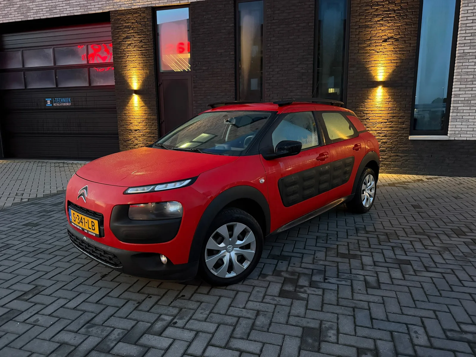 Citroën C4 Cactus (2016) — foto 1