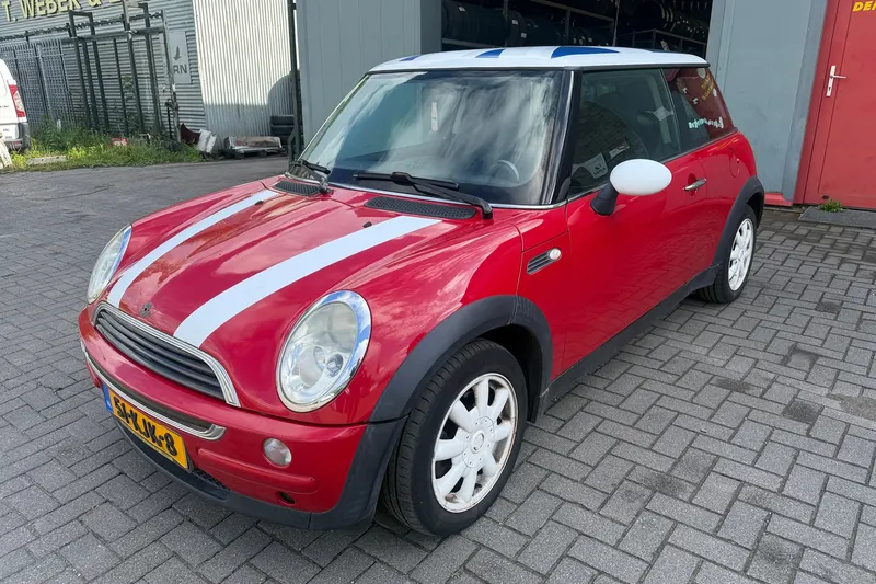MINI One (2002)
