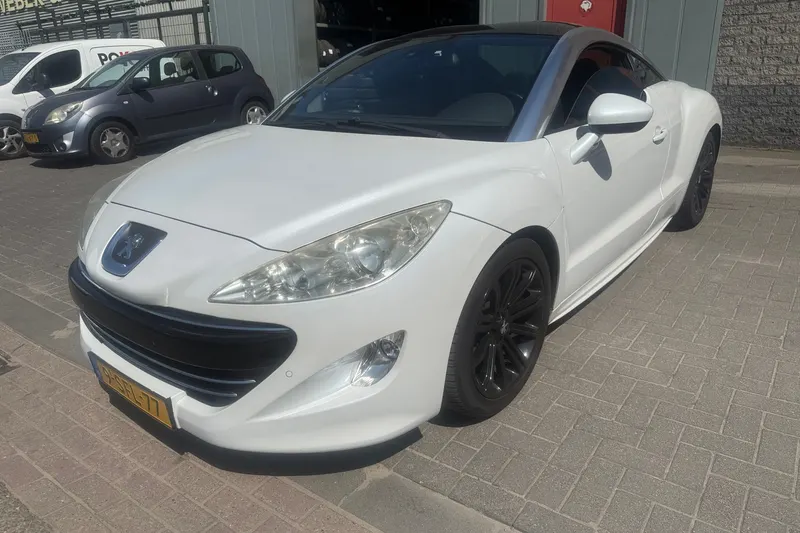 Peugeot RCZ (2011)