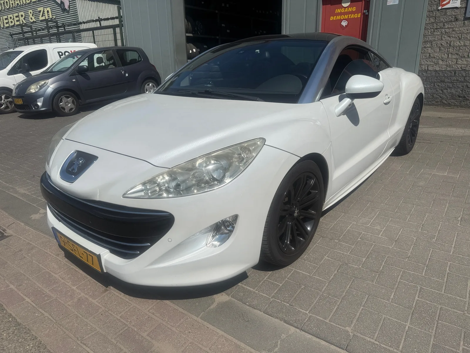 Peugeot RCZ (2011) — foto 1