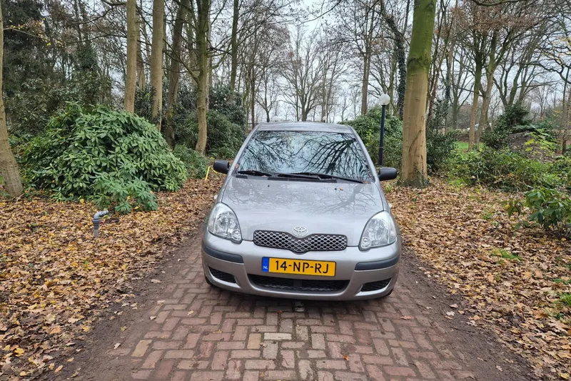 Toyota Yaris (2004)