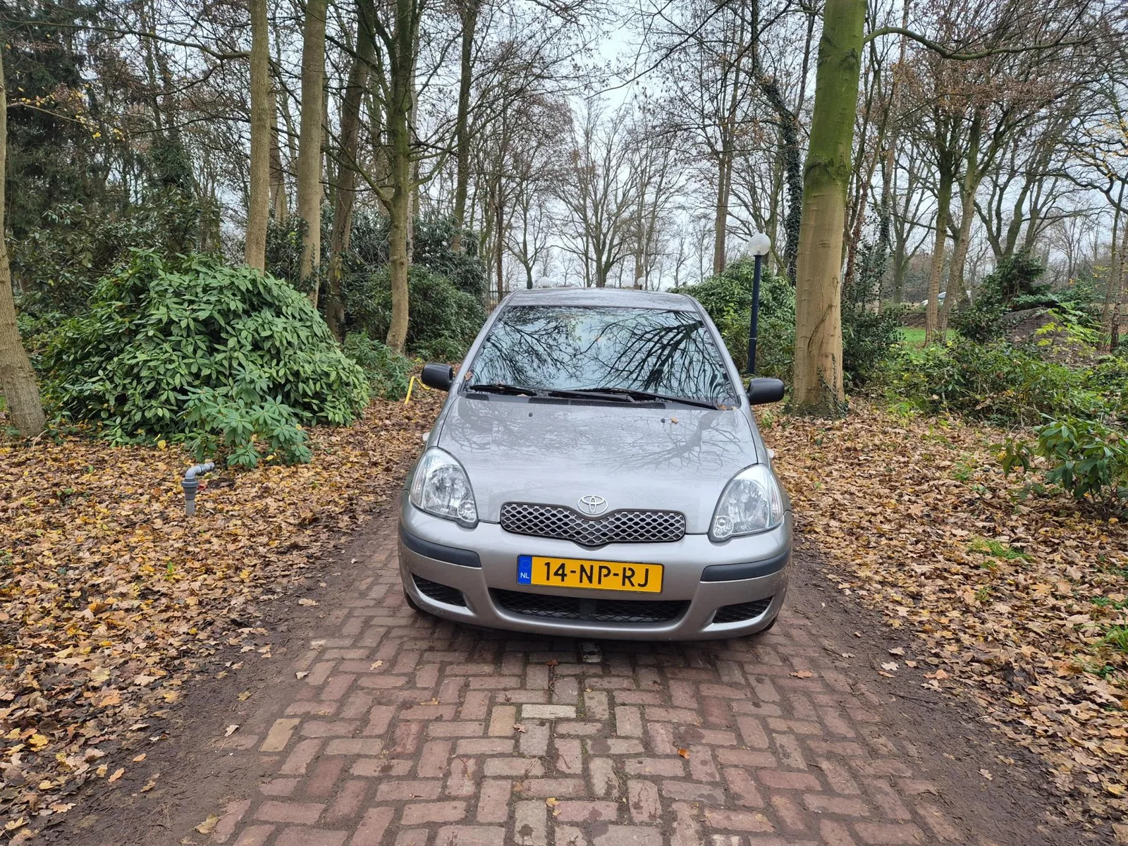 Toyota Yaris (2004) — foto 1