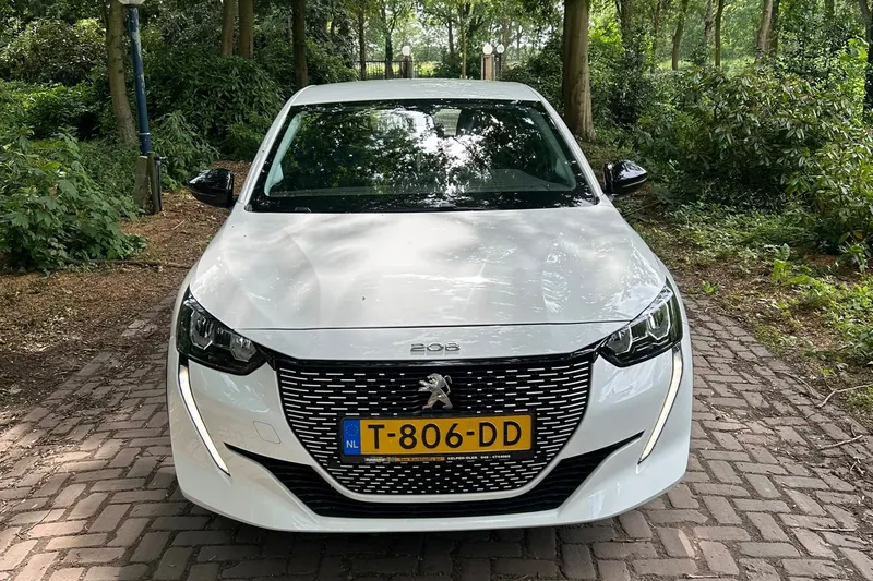 Peugeot e-208 (2023)
