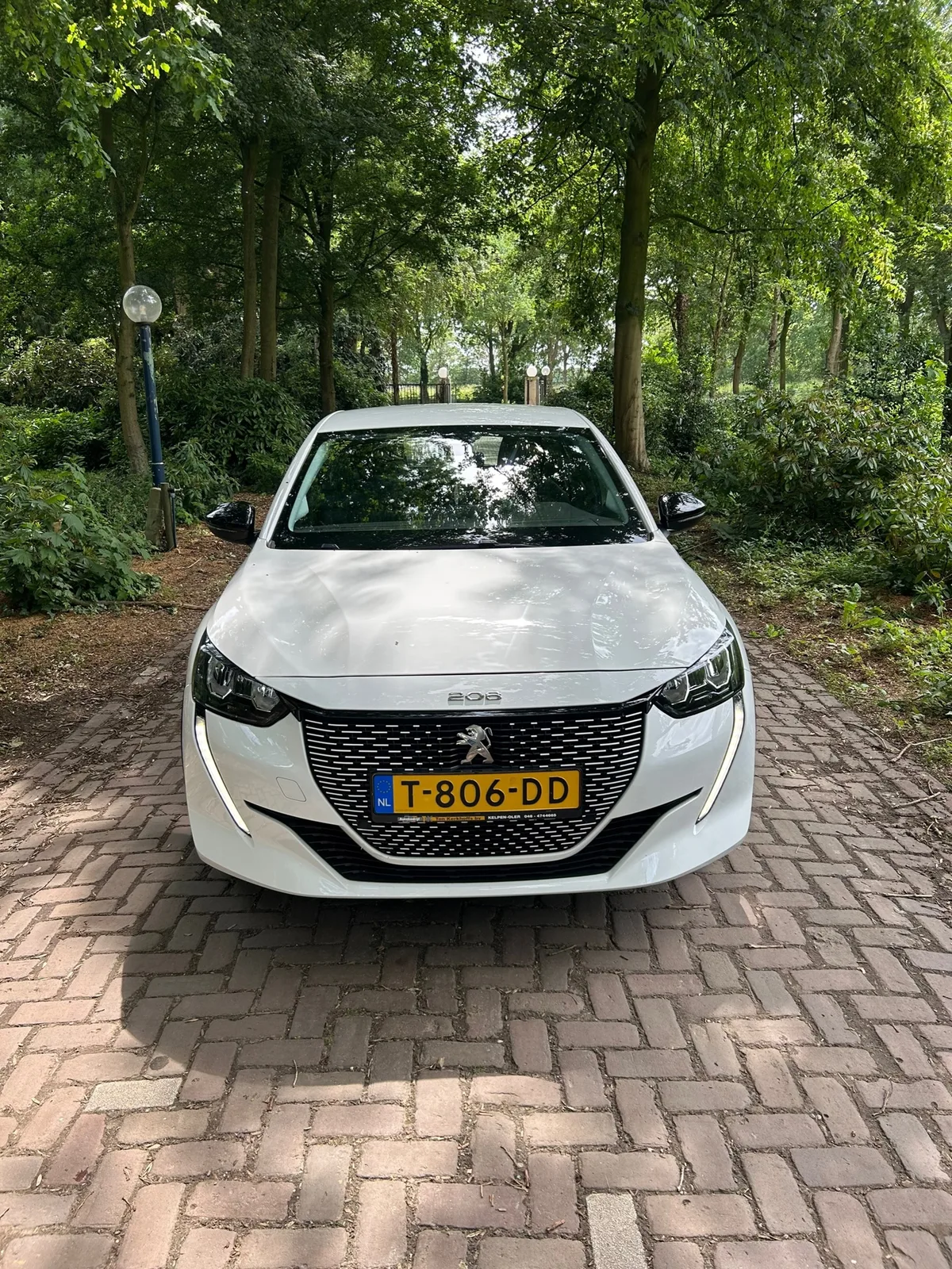 Peugeot e-208 (2023) — foto 1