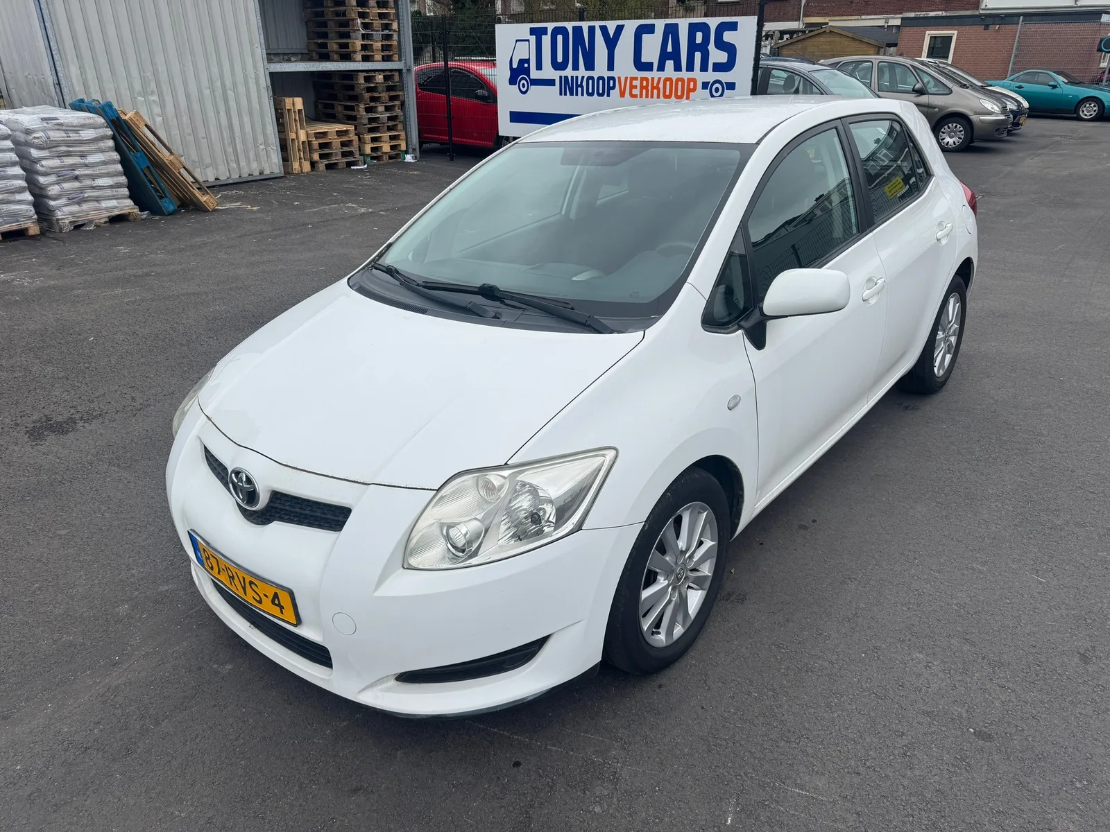 Toyota Auris (2009) — foto 1