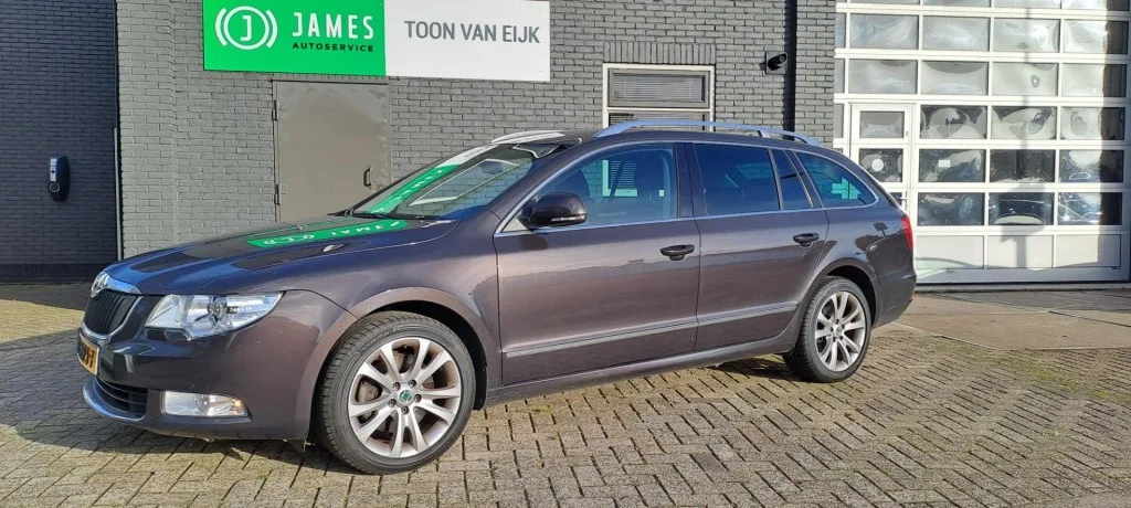 Škoda Superb (2010) — foto 1