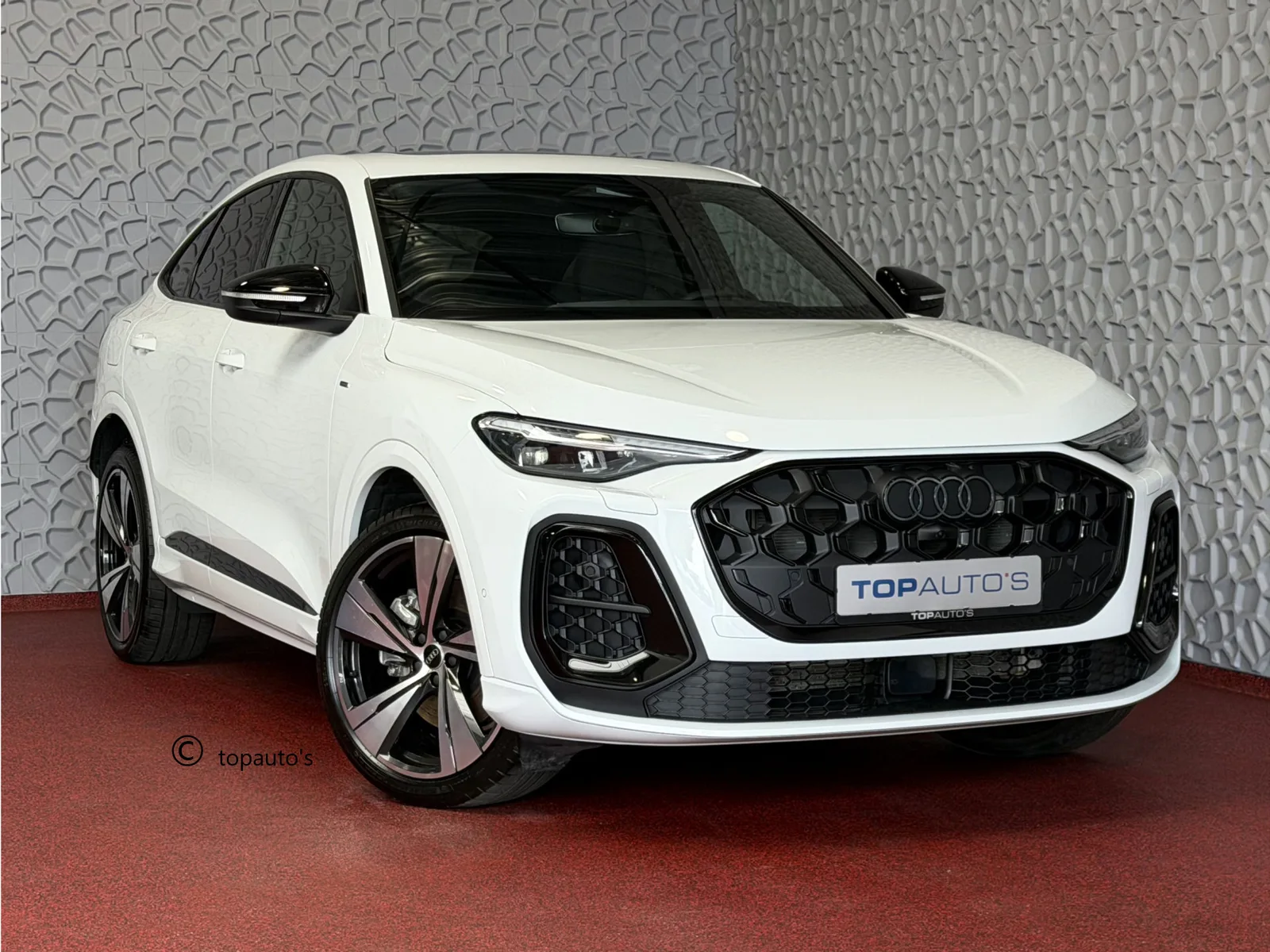Audi Q5 Sportback (2025) — foto 1