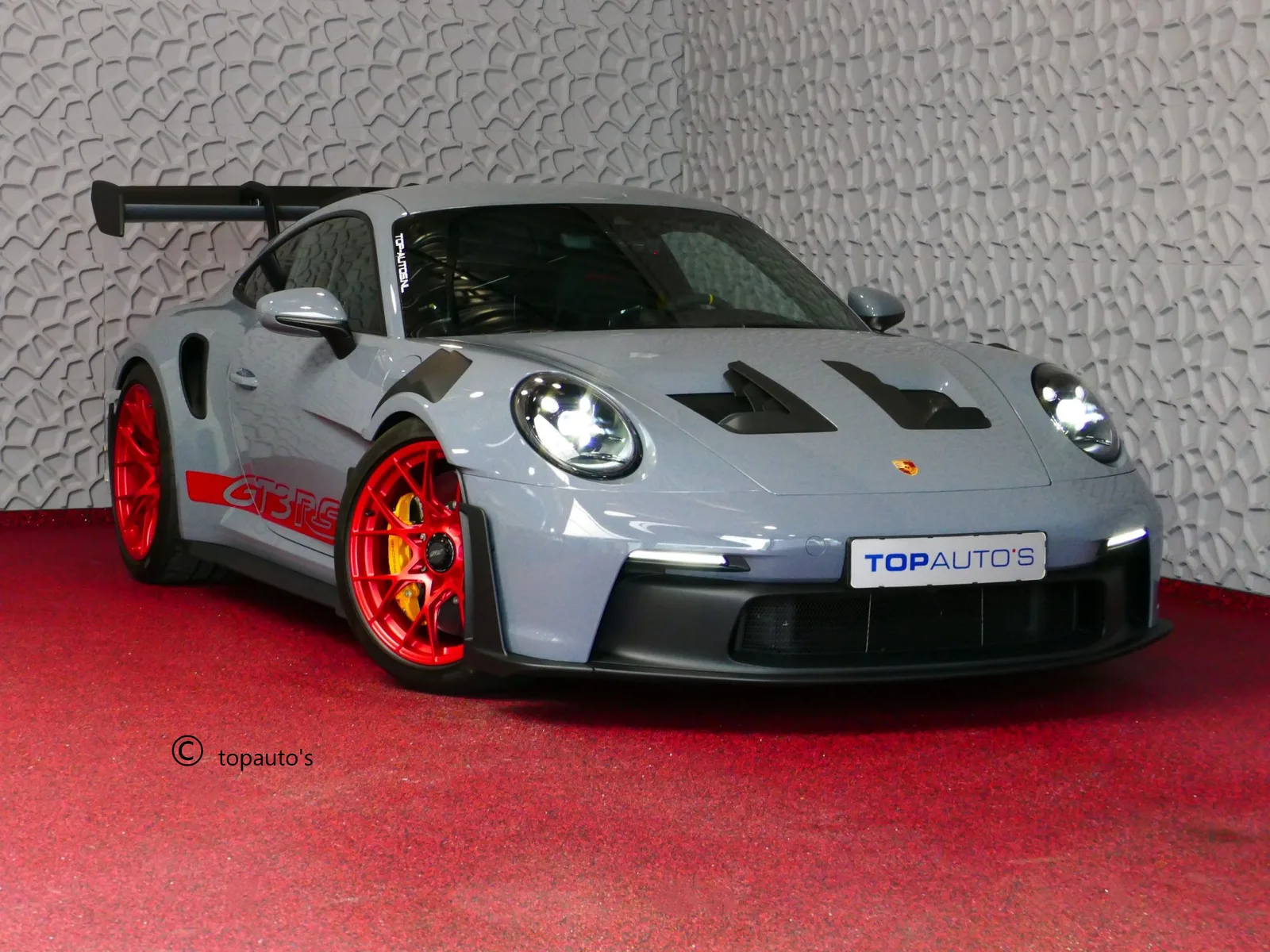 Porsche 911 (2023) — foto 1