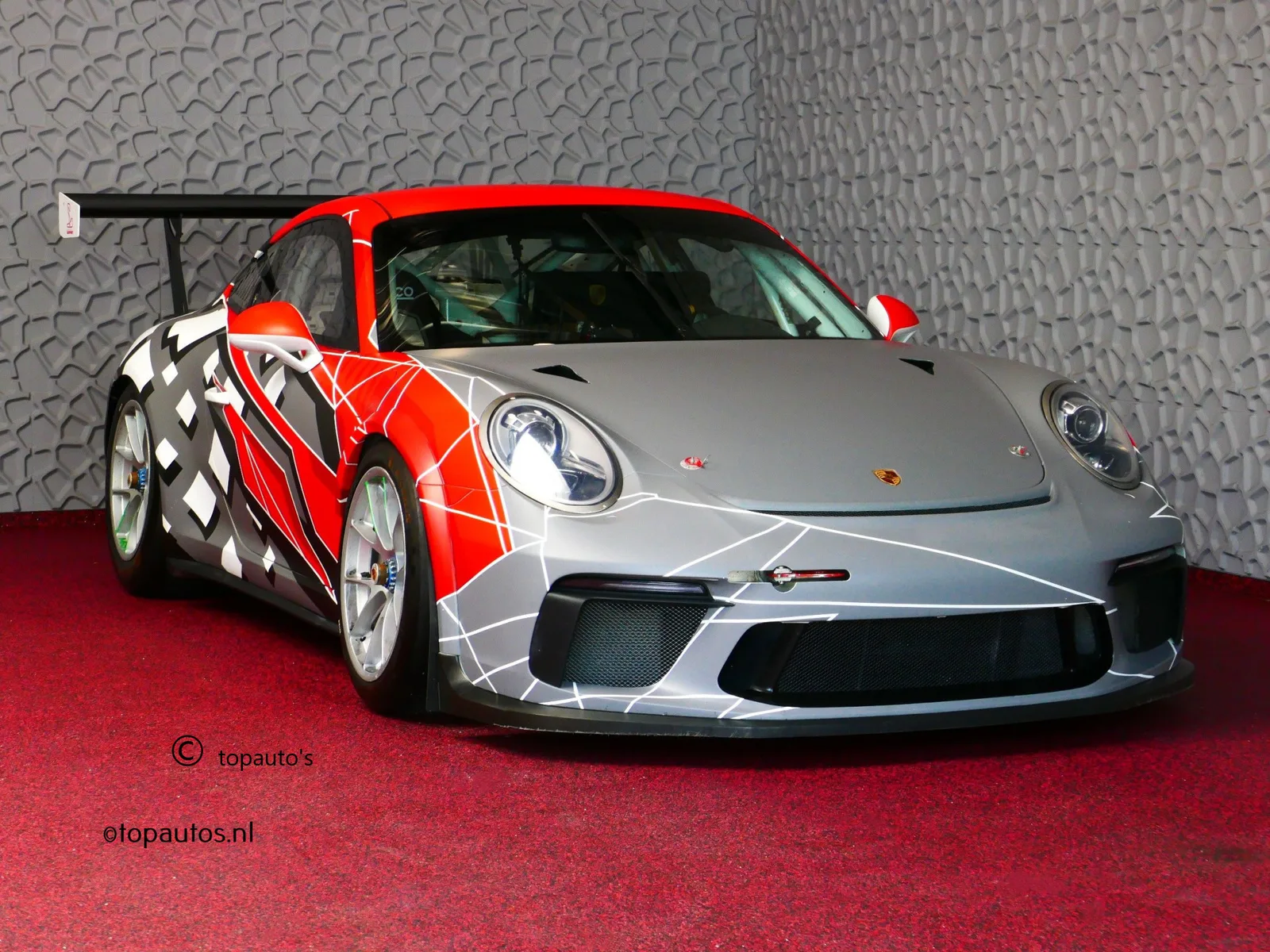 Porsche 911 (2017) — foto 1