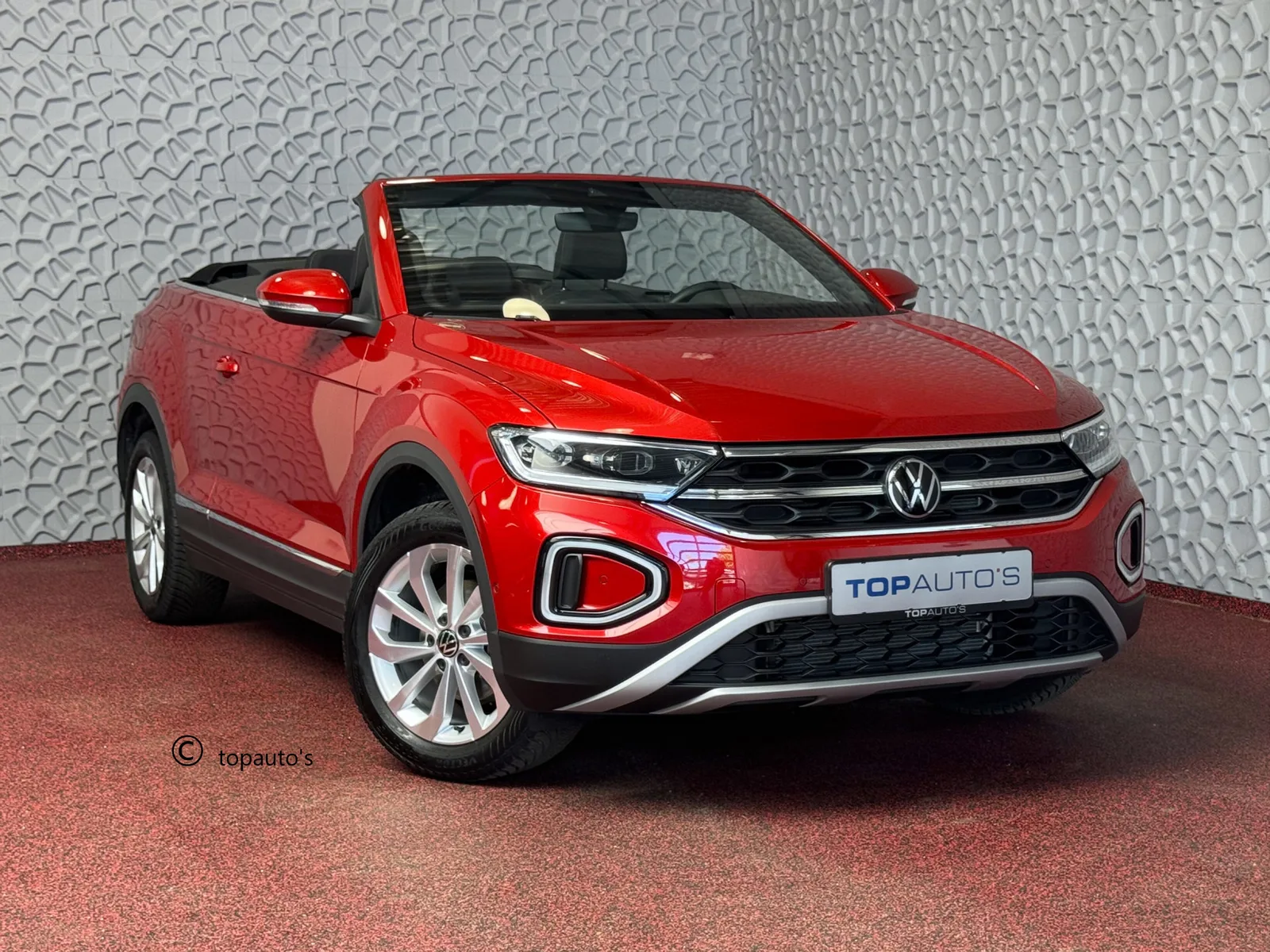 Volkswagen T-Roc (2024) — foto 1