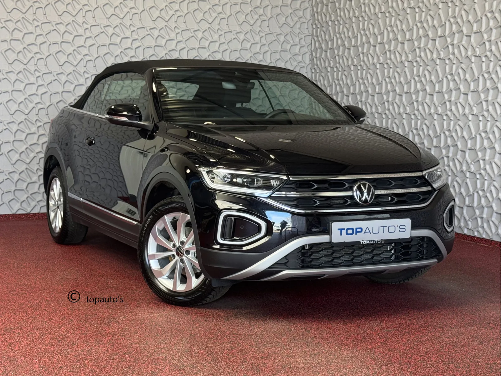 Volkswagen T-Roc (2024) — foto 1