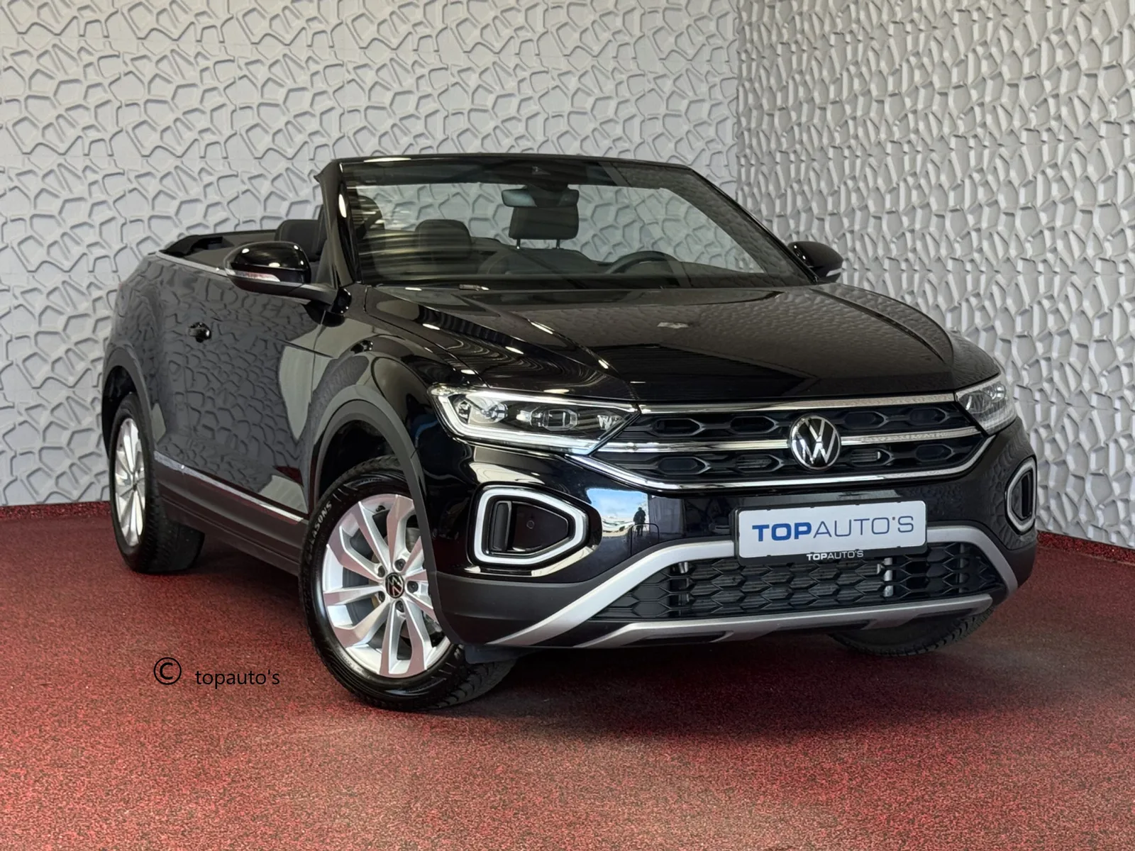 Volkswagen T-Roc (2024) — foto 1