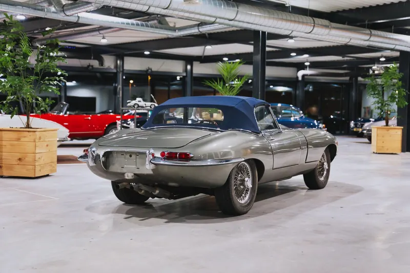 Jaguar E-Type (1963)