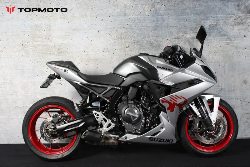 Suzuki GSX-8R (2025)