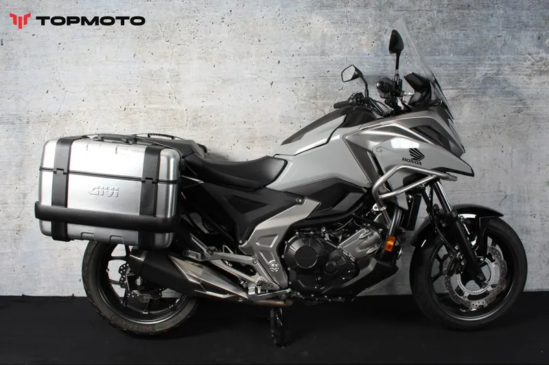 Honda NC750X (2023)