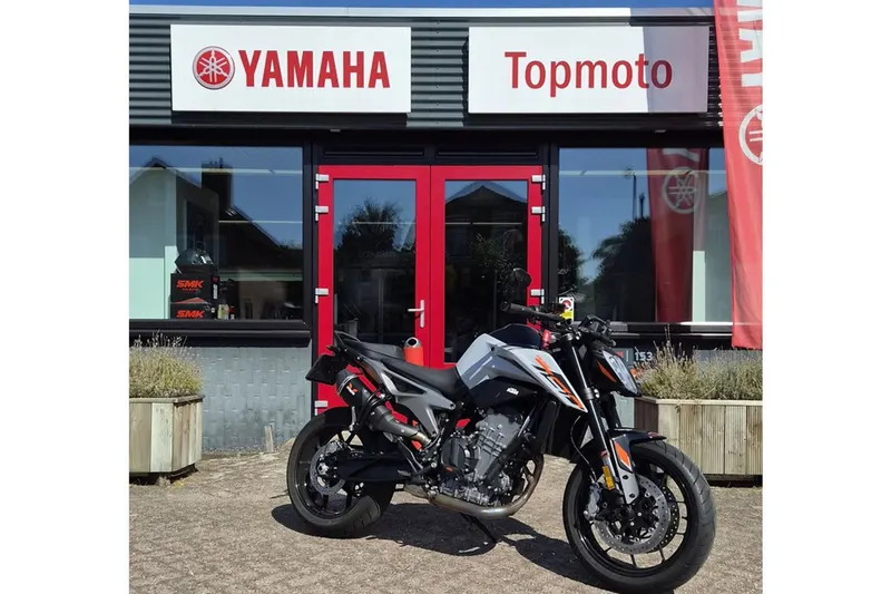 KTM 790 Duke (2023)