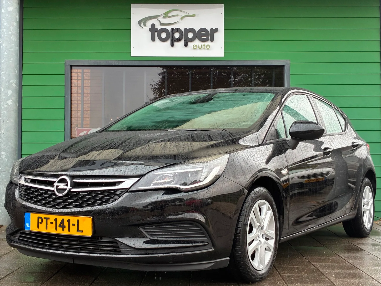 Opel Astra (2017) — foto 1