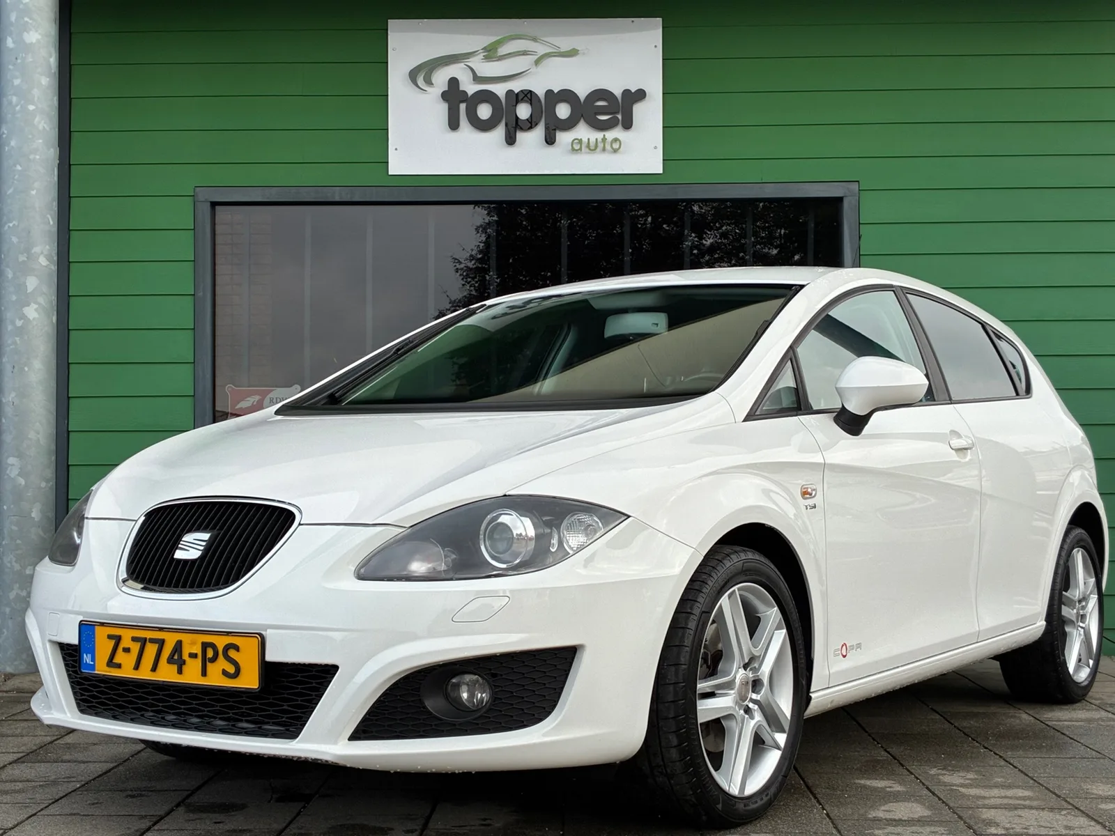 SEAT Leon (2011) — foto 1