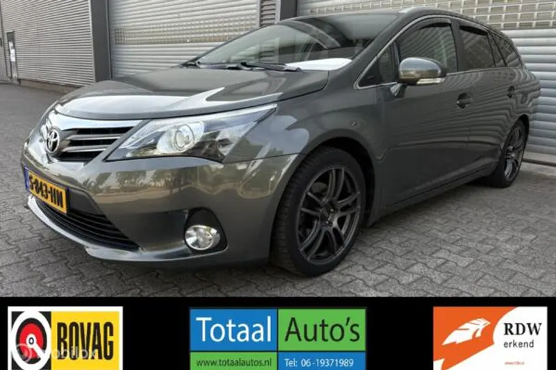 Toyota Avensis (2013)