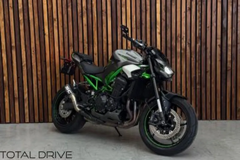 Kawasaki Z 900 (2025)