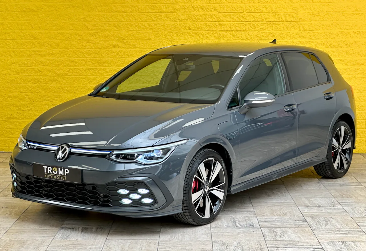 Volkswagen Golf (2021) — foto 1