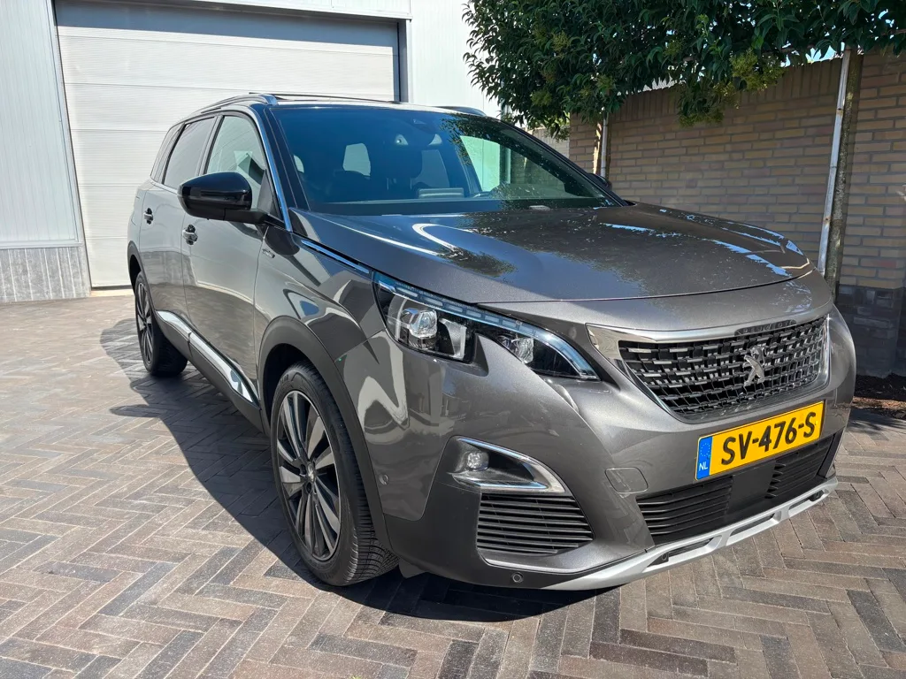 Peugeot 5008 (2018) — foto 1
