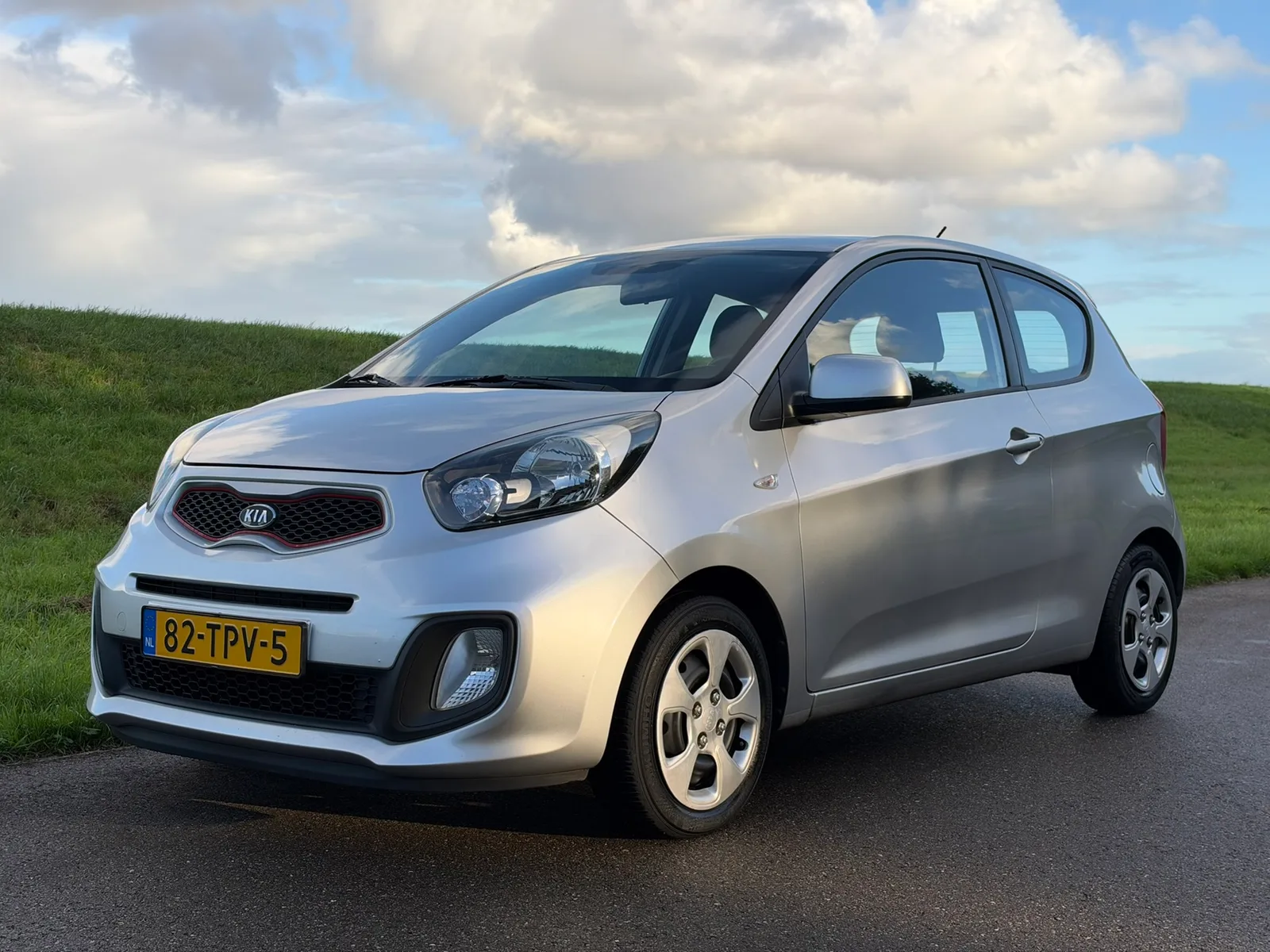 Kia Picanto (2012) — foto 1