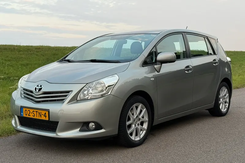 Toyota Verso (2011)