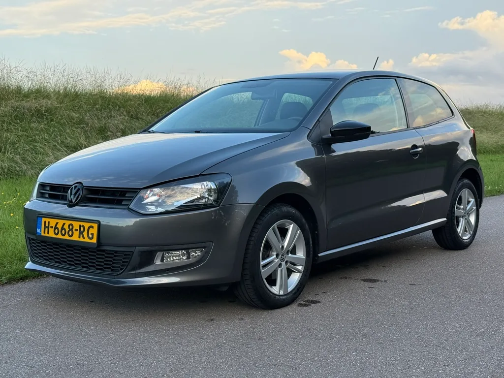 Volkswagen Polo (2012) — foto 1