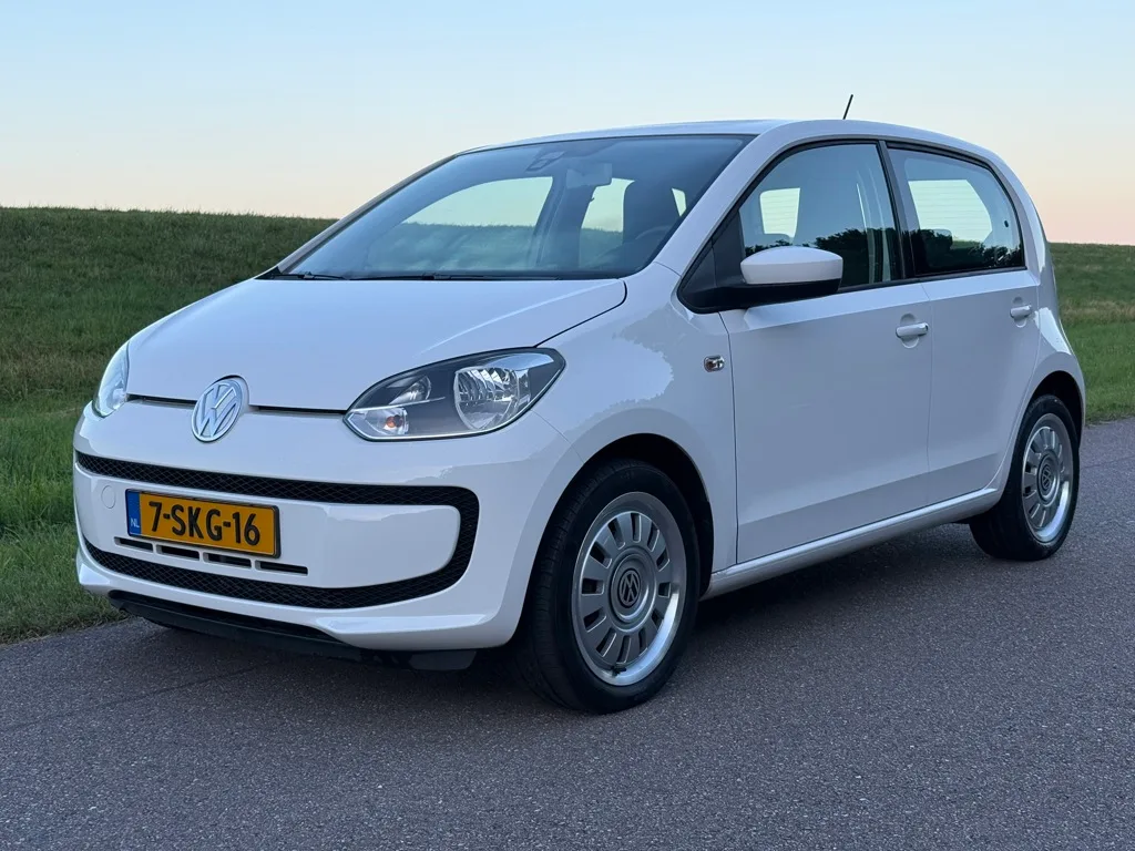 Volkswagen Up! (2013) — foto 1