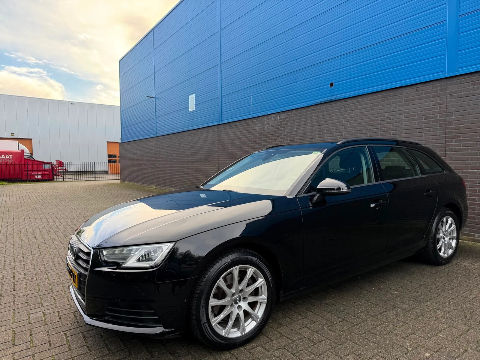 Audi A4 (2017) — foto 1