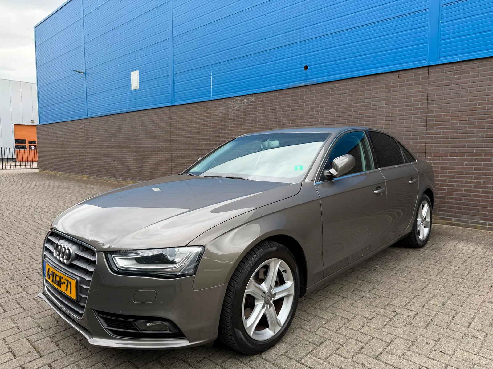 Audi A4 (2014) — foto 1