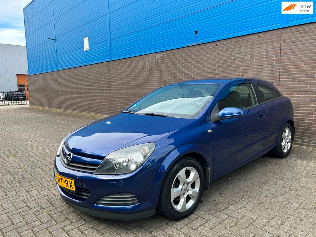 Opel Astra (2005) — foto 1