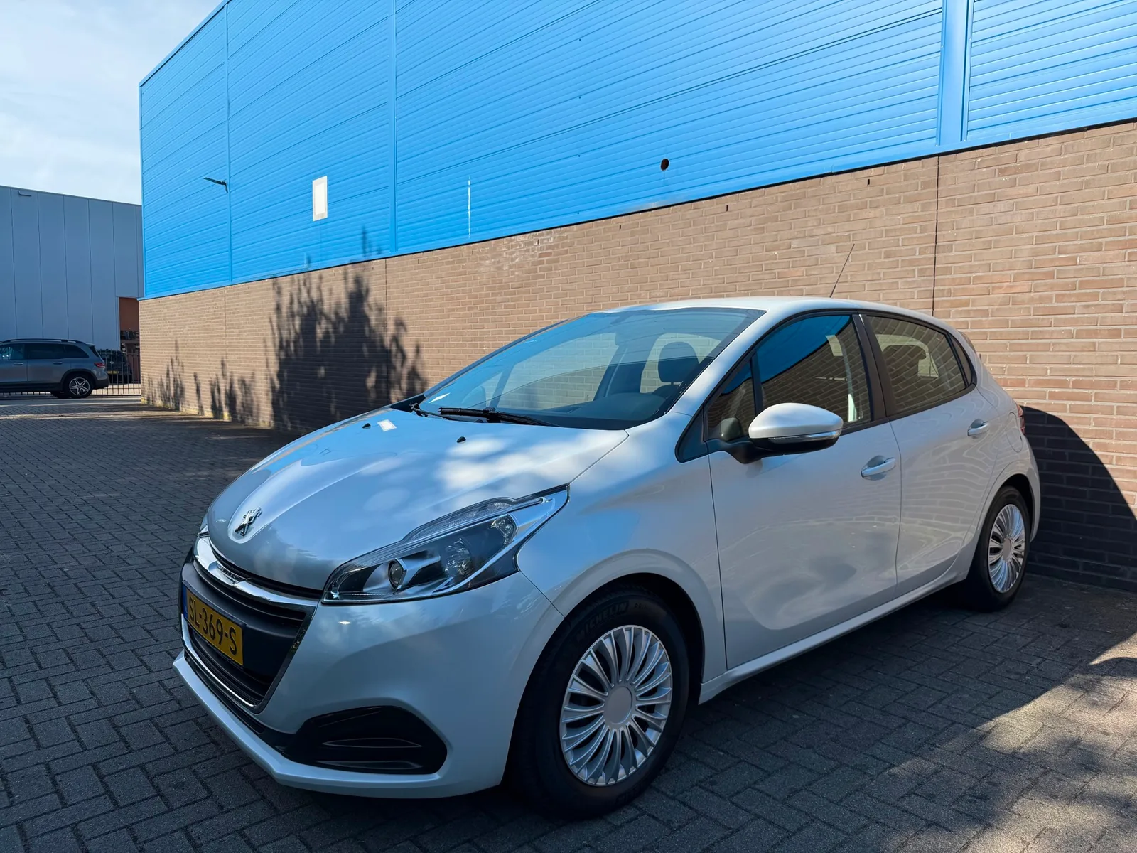 Peugeot 208 (2018) — foto 1