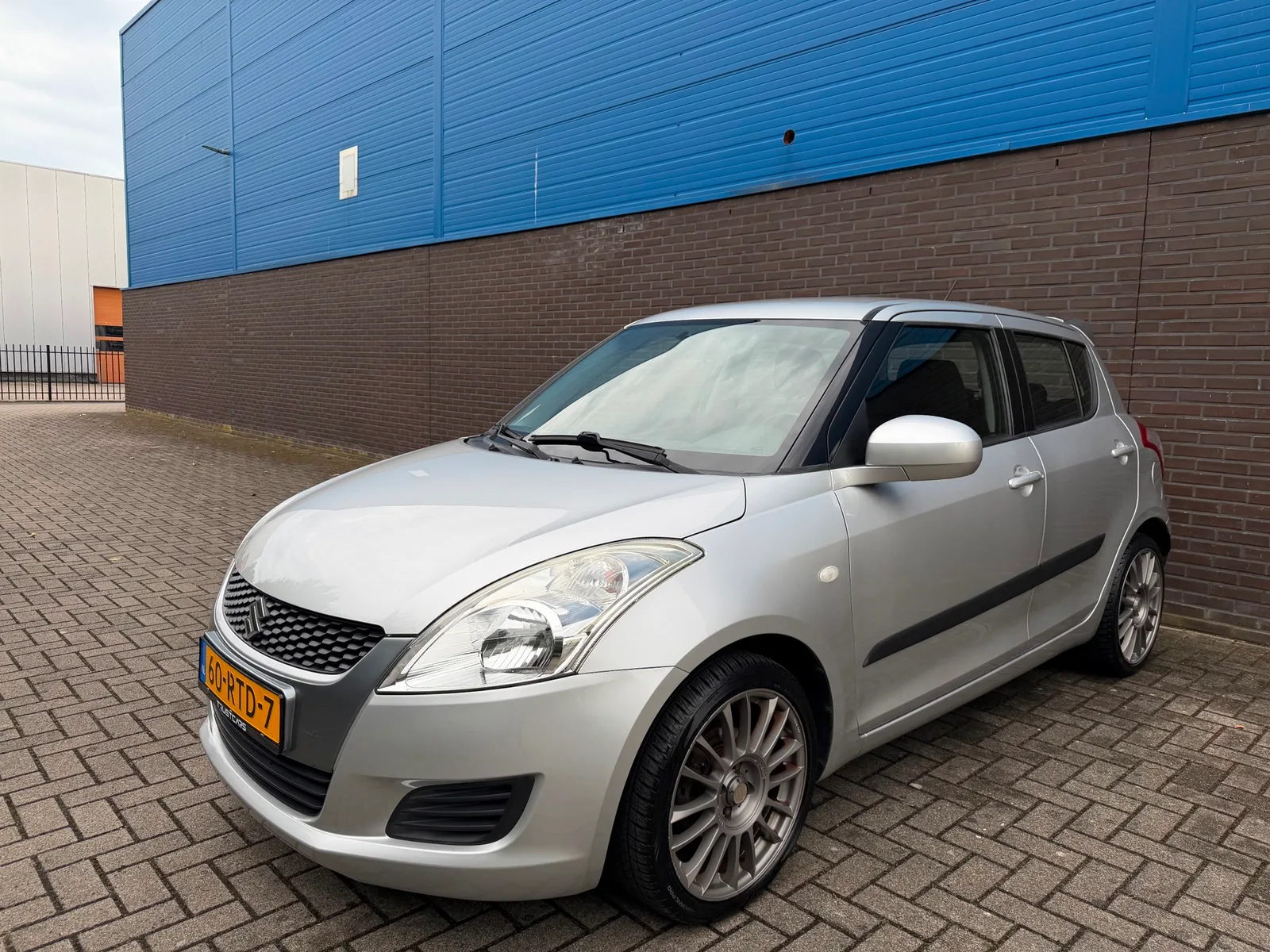 Suzuki Swift (2011) — foto 1