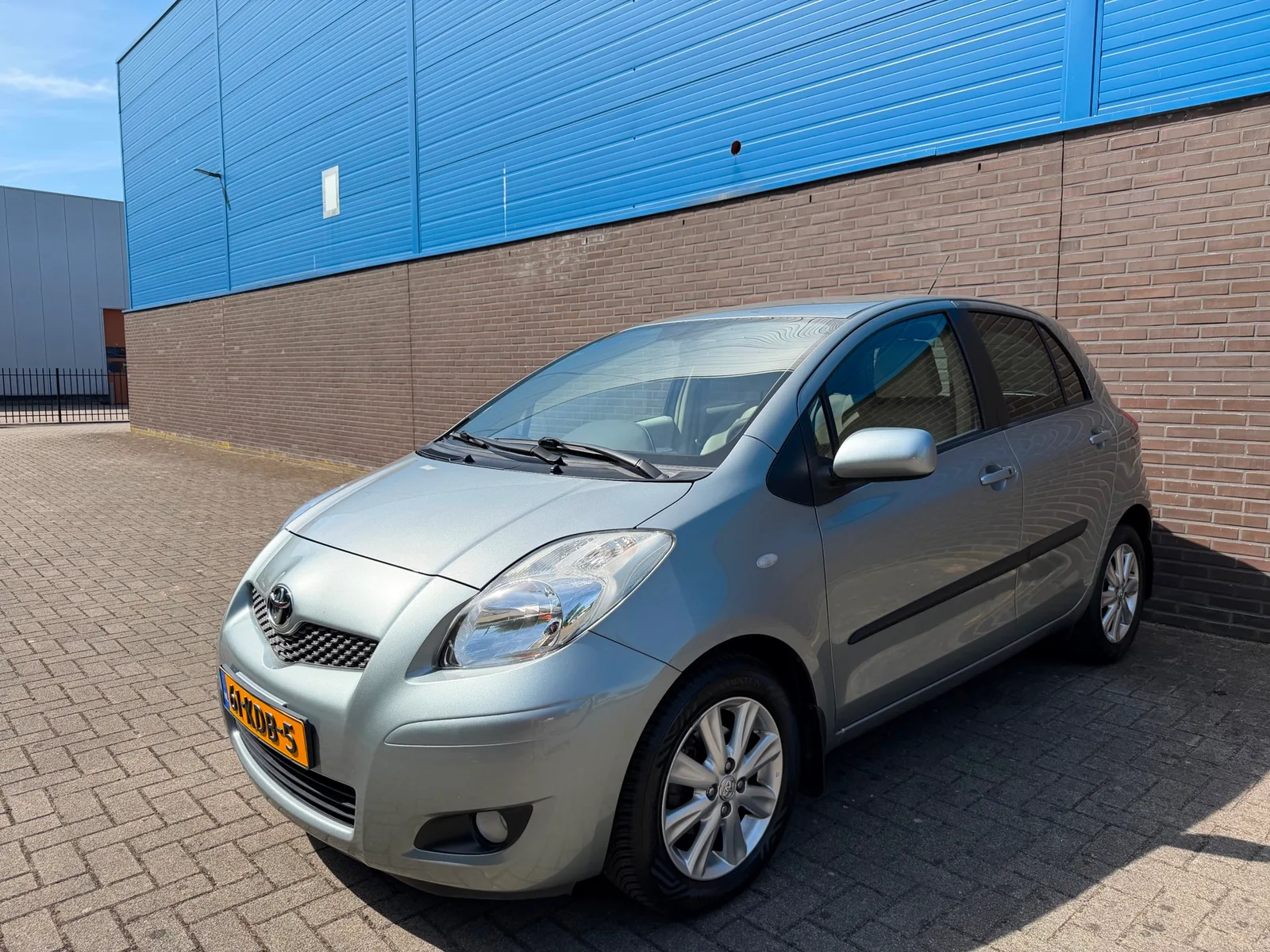 Toyota Yaris (2009) — foto 1